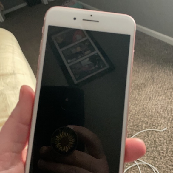Rose gold IPhone7 plus